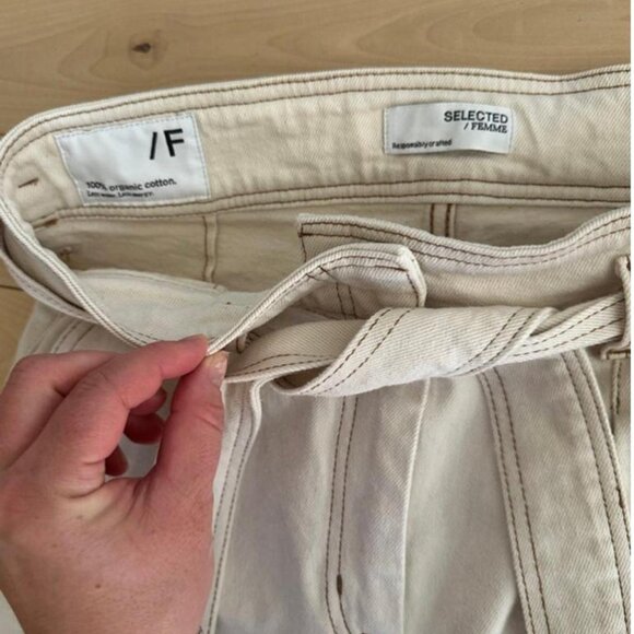 Premium Selected Femme jeans in a crisp cream white shade - Picture 5 of 8